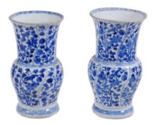 Two similar blue and white Chinese export small vases  , Qing Dynasty, Kangxi (1662- 1722),  of