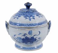 A Chinese circular soup tureen and cover,   Qing Dynasty, Qianlong (1736-95),  with fruit knop and