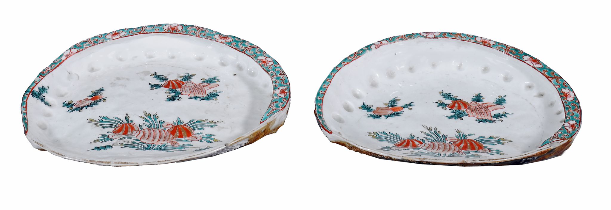 A pair of Japanese shell dishes, 19th century  ,  the centres painted with groups of shells, the