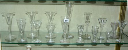 A selection of late 19th/20th century drinking glasses -15