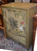 A painted wood cabinet in Chinese style, 20th century 69cm wide