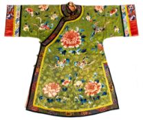 A Manchu woman s informal robe, changyi, late Qing dynasty  , the emerald green silk damask, finely