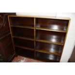 An open floor standing bookcase 122cm wide   Best Bid