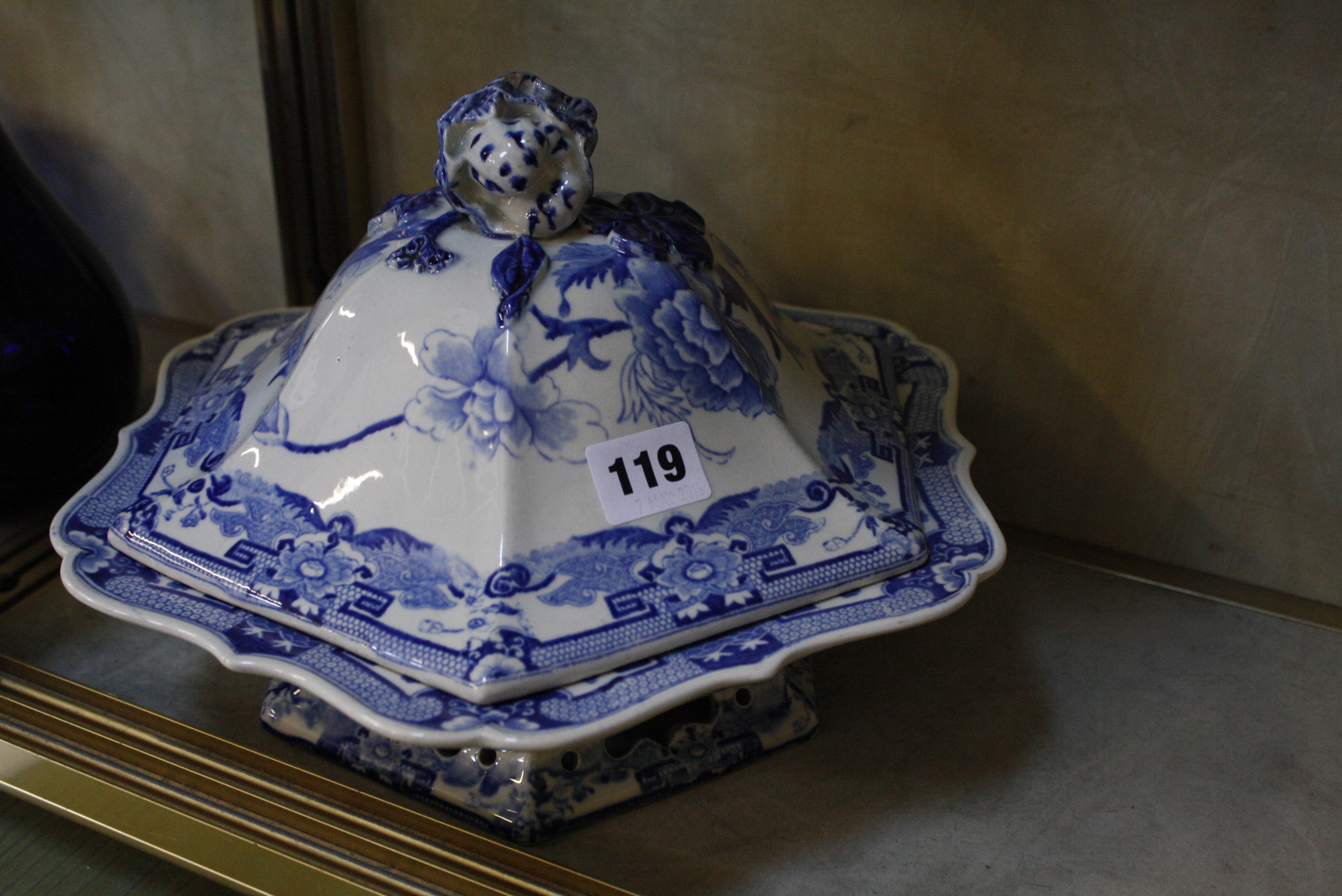 A 19th Century Masons tureen and cover, Asiatic Pheasant pattern, hexagonal shaped