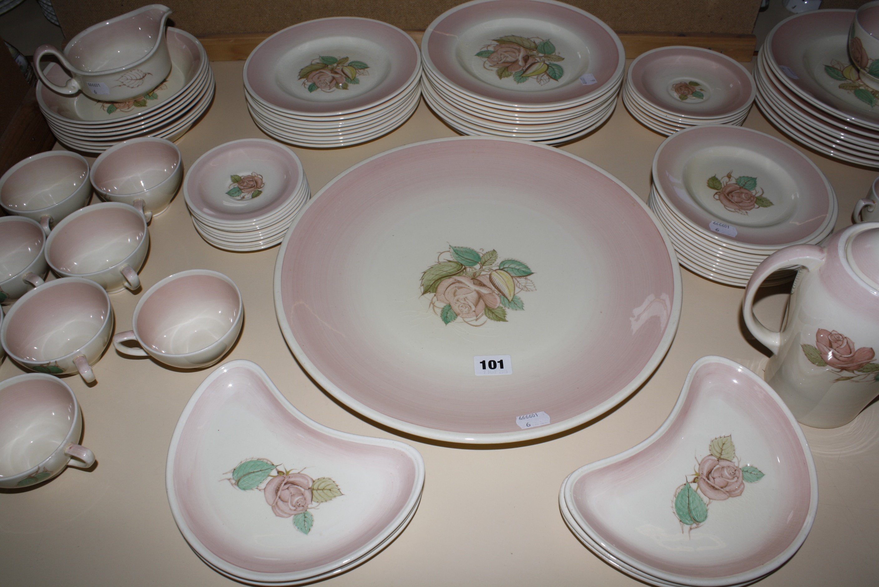 Susie Cooper 'Patricia Rose' pattern part dinner and tea service, to include teacups and saucers,