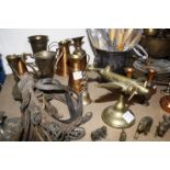 A quantity of collectable items to include EPNS, flatware, copperware, silver, horse brasses,