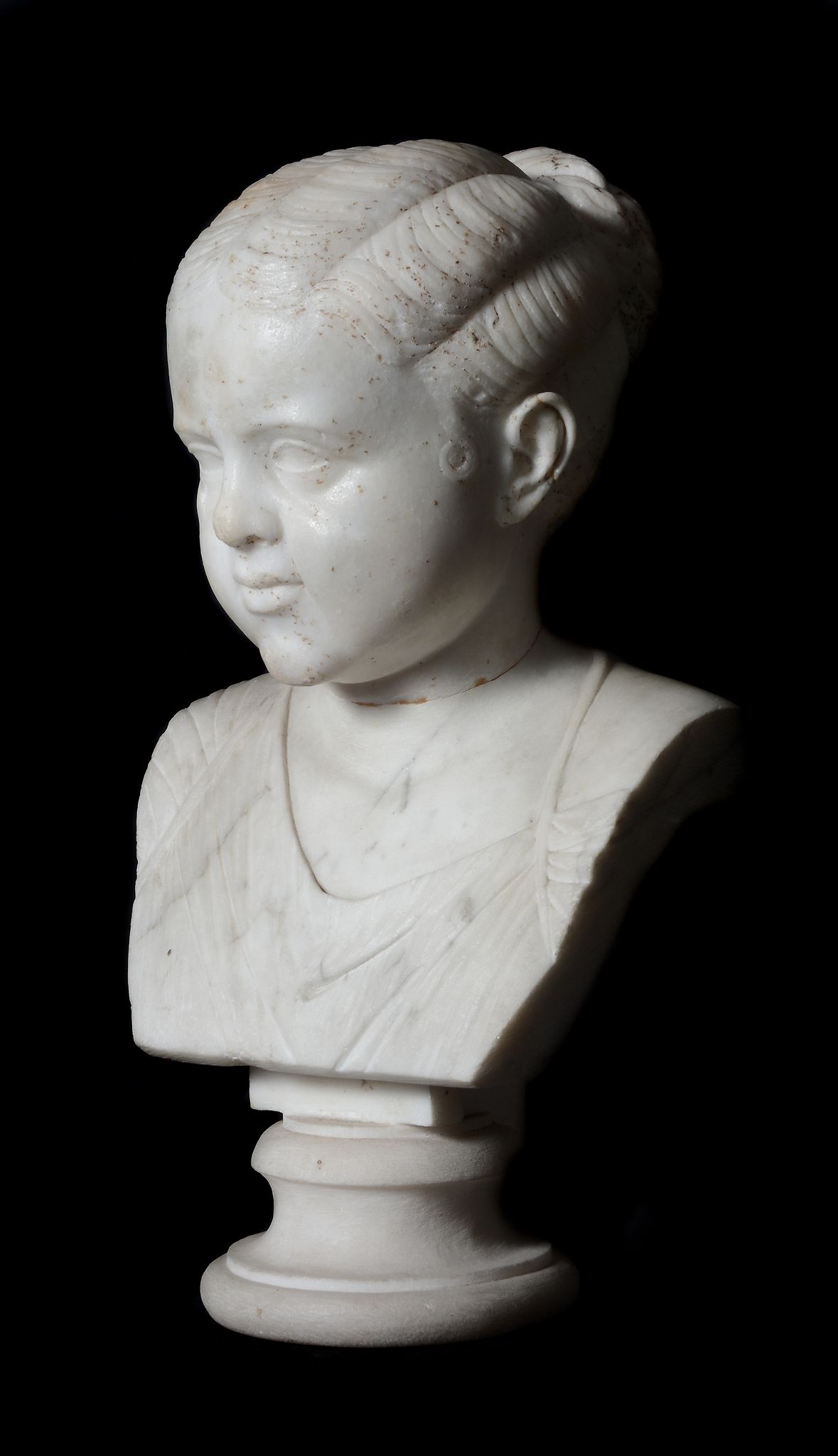 An Imperial Roman sculpted marble head of a girl, 1st - early 2nd Century A.D - Image 6 of 6