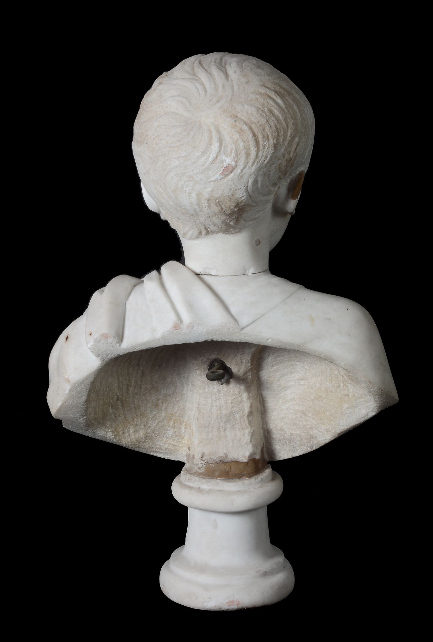 An Imperial Roman sculpted marble head of a young boy, circa 1st Century A.D - Image 2 of 6