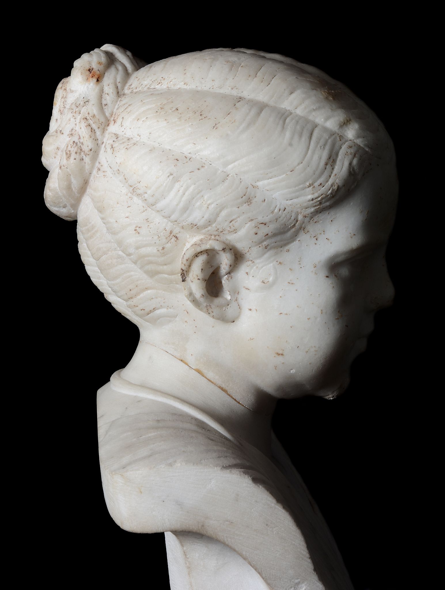 An Imperial Roman sculpted marble head of a girl, 1st - early 2nd Century A.D - Image 3 of 6