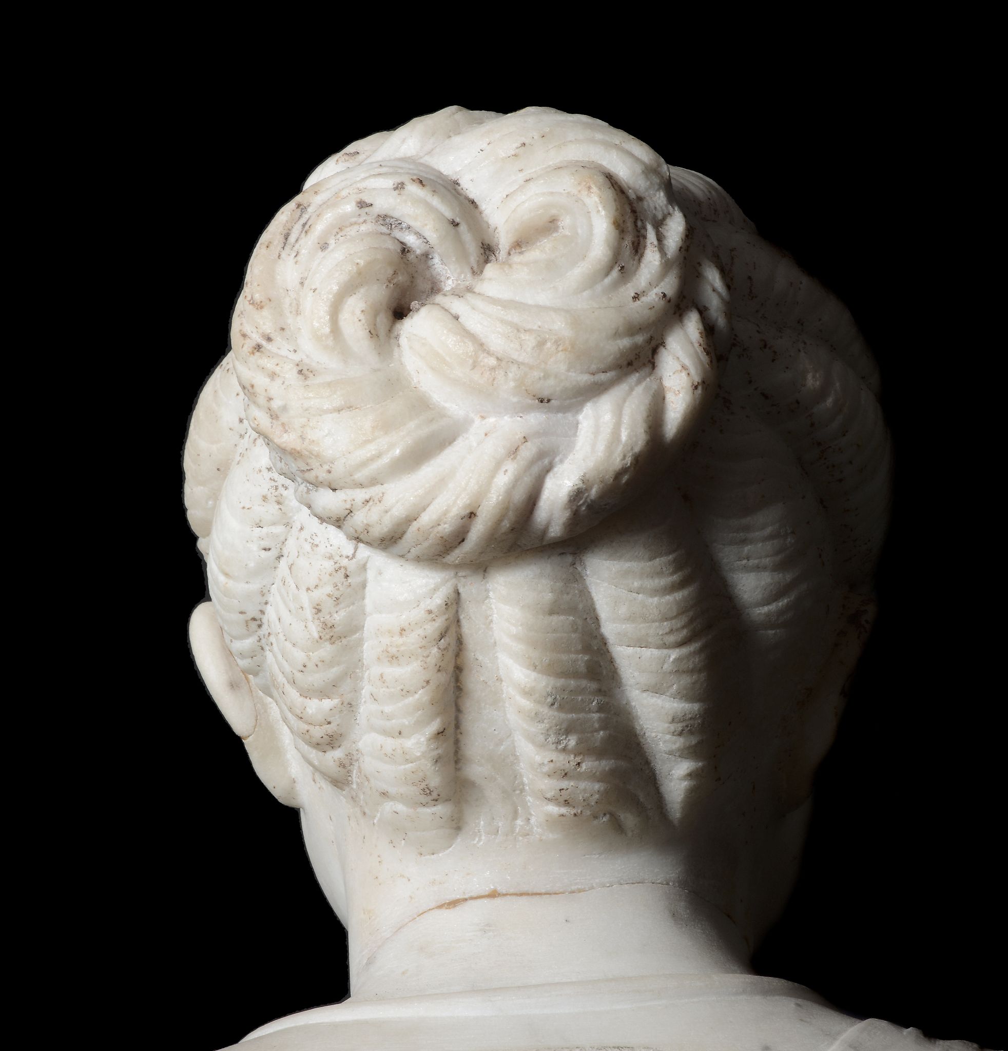 An Imperial Roman sculpted marble head of a girl, 1st - early 2nd Century A.D - Image 2 of 6