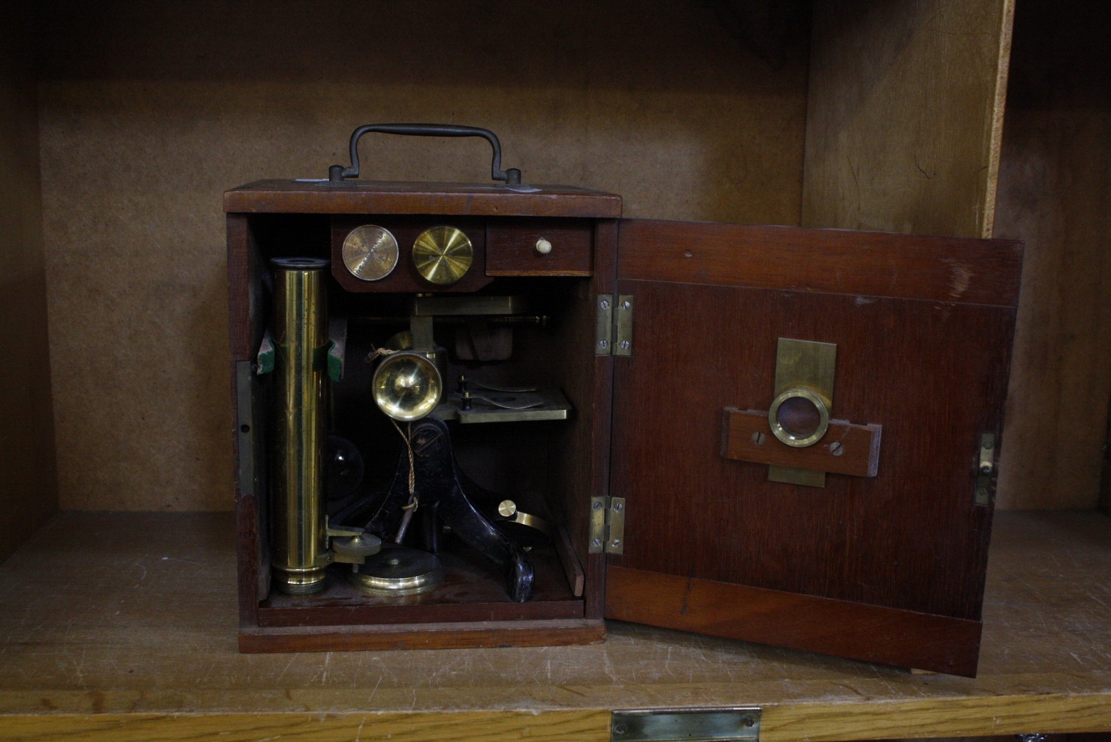 An Early 20th Century Brass Microscope signed on one of the lenses R & J Beck, in mahogany case 23cm - Image 2 of 2