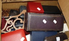 A box of empty jewellery boxes (qty)