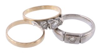 An 18 carat gold single stone diamond ring, the brilliant cut diamond approximately 0.20 carats