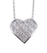 A diamond heart pendant, the princess cut diamonds set with the heart pendant, approximately 2.99