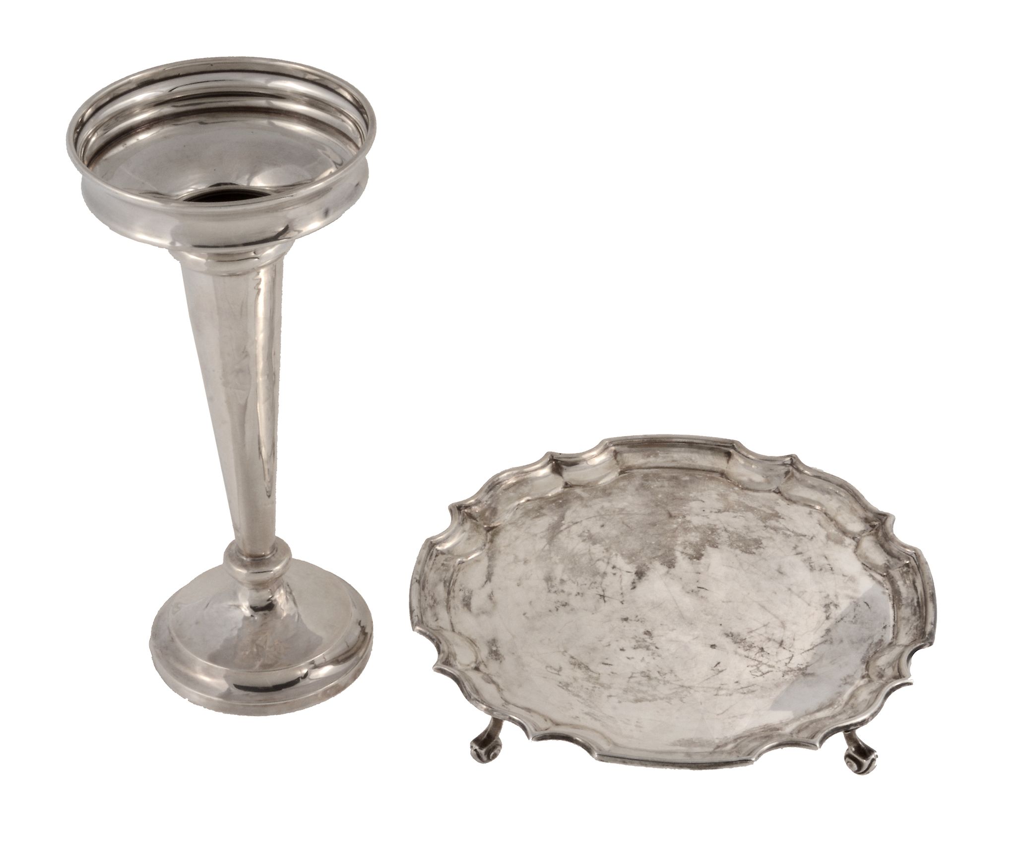 A silver shaped circular waiter by J. B. Chatterley & Sons Ltd, Birmingham 1983, 15.5cm (6in)