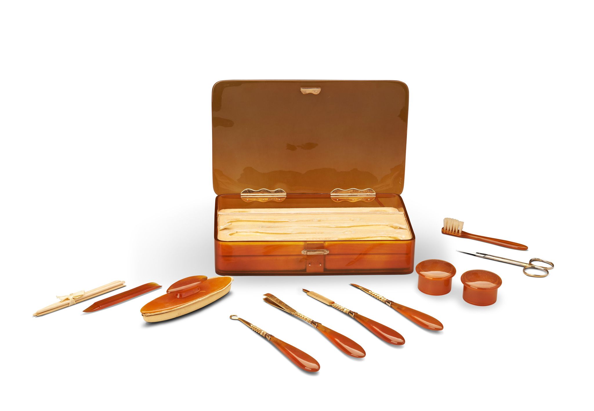 An Edwardian Blonde Tortoiseshell Box and Dressing Set England circa 1908,  with gold clasp and - Image 3 of 3