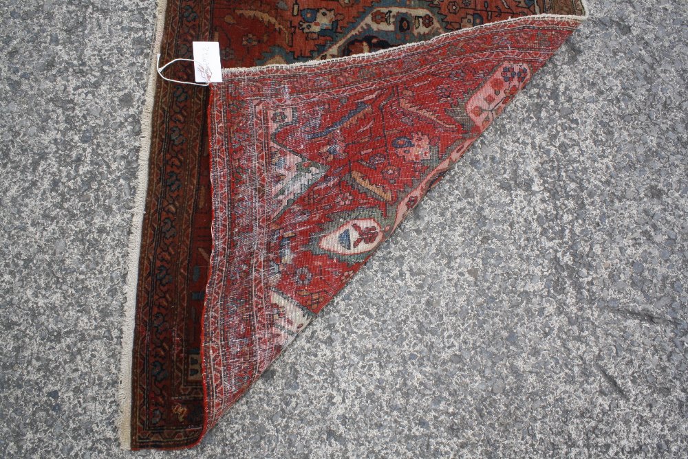 An antique Persian Feraghan 81 x 60cm - Image 2 of 2