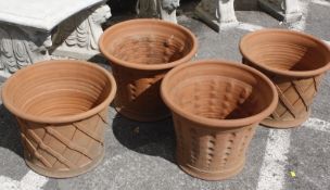 A collection of 4 Whichford pottery pots £100-150