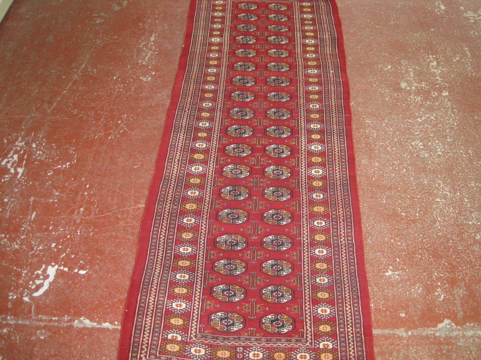 A Hamandan runner £120-150