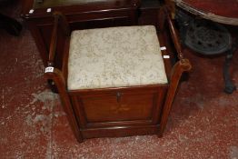 A mahogany piano stool £40-60