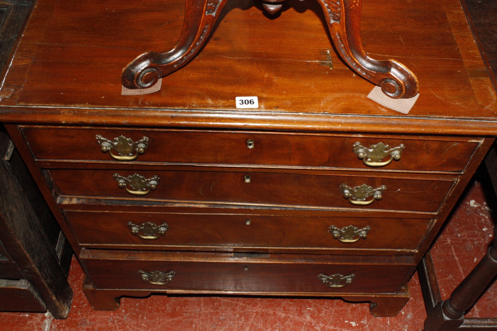 A George III mahogany chest of drawers with four long drawers 77cm wide £150-200