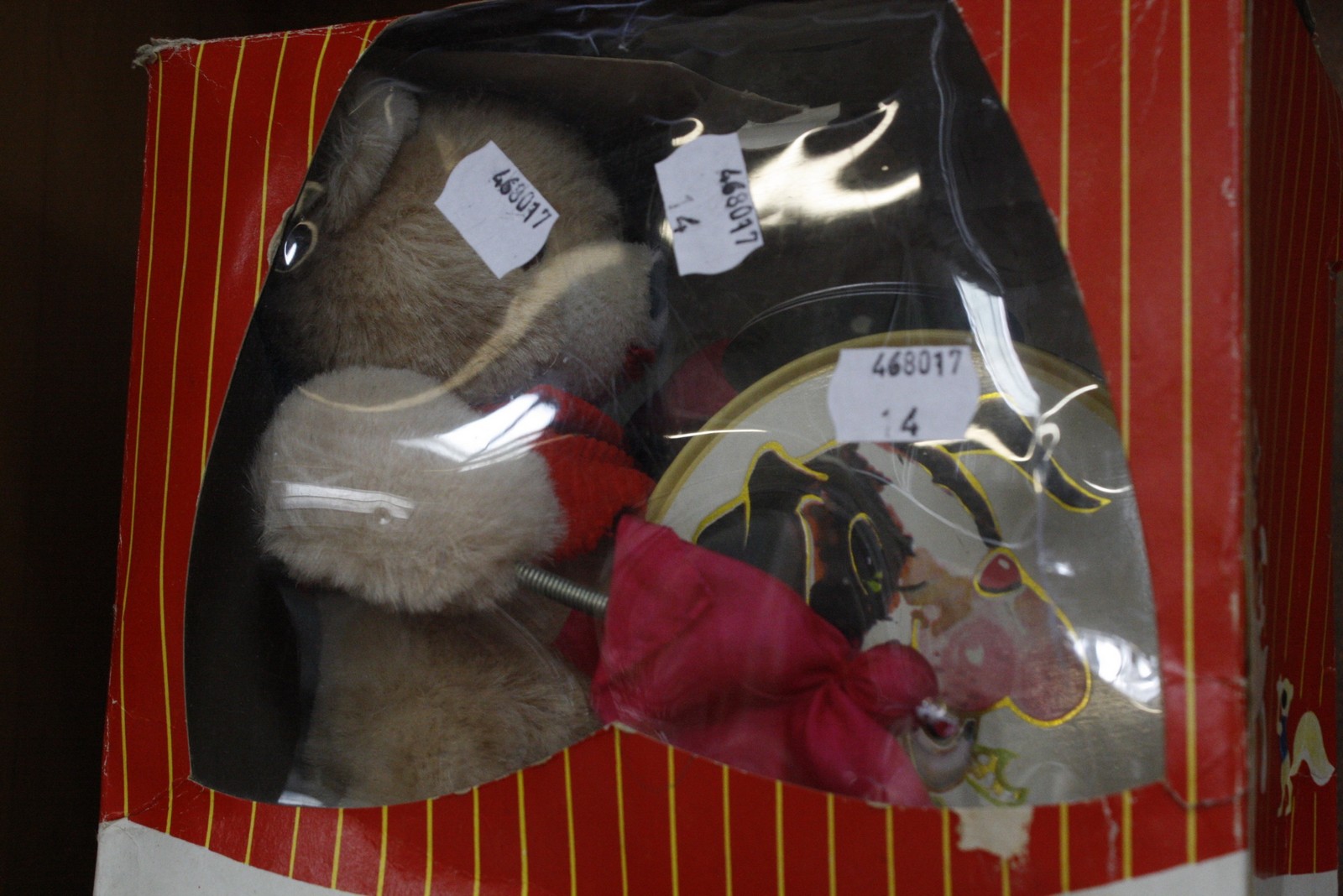 A Chinese made battery operated Teddy Bear Drumming in it's original box. £50-100 - Image 2 of 2