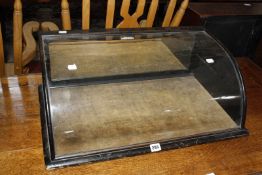 A Victorian ebonised table top display cabinet 63cm wide £80-120