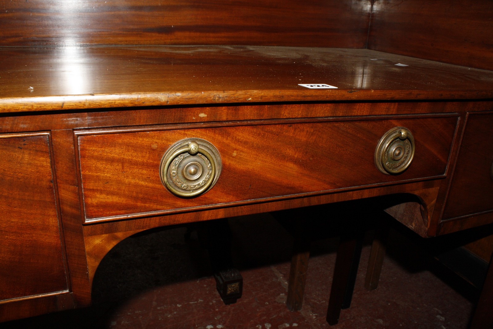 An early 19th Century mahogany kneehole side table, with three quarter gallery, three short - Image 2 of 2