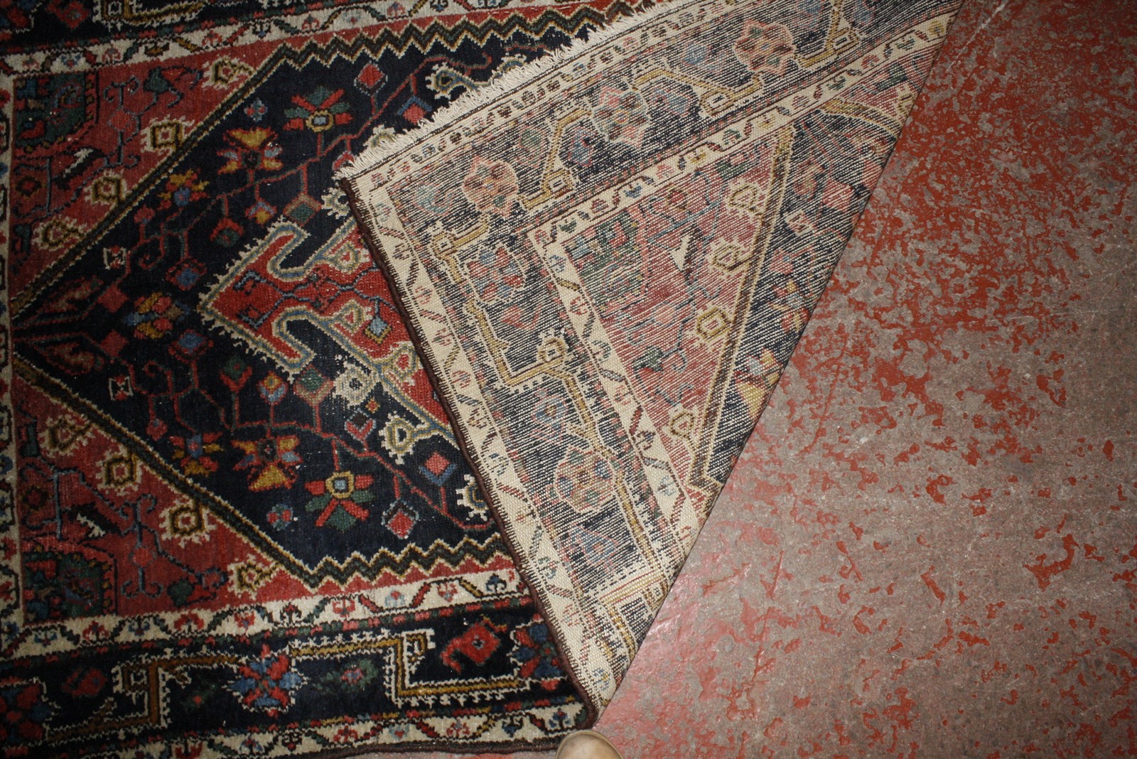 A Persian Zanjan rug 154 x 104cm - Image 2 of 2