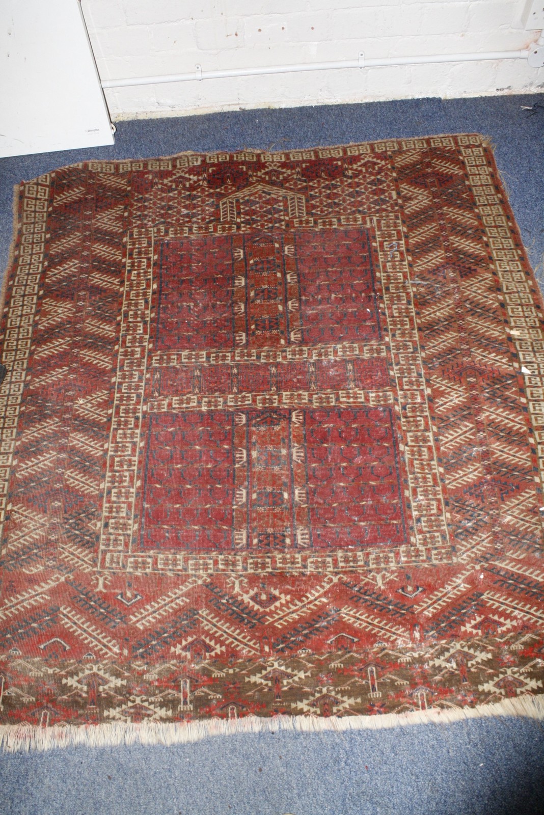 A Tekke Hatchli prayer rug 143 x 130cm