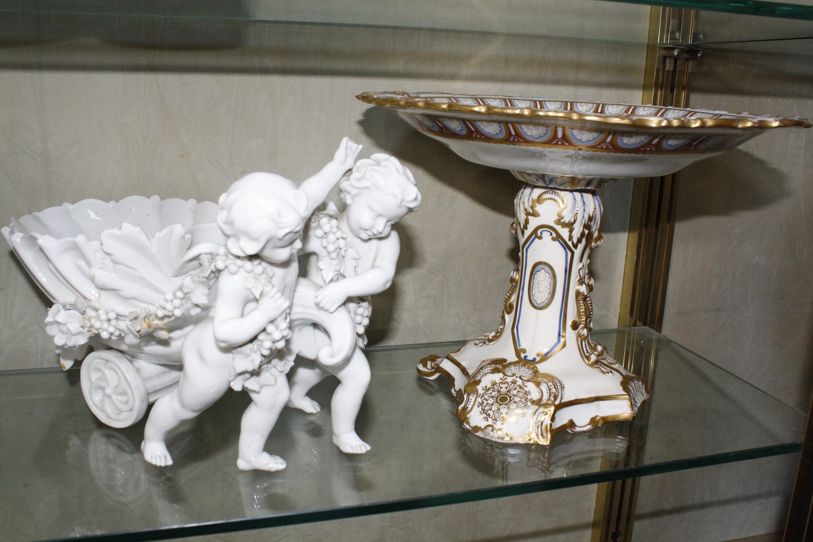 A pair of Royal Worcester shell centre pieces, Wedgwood jasperware, a comport etc (some af) - Image 2 of 2