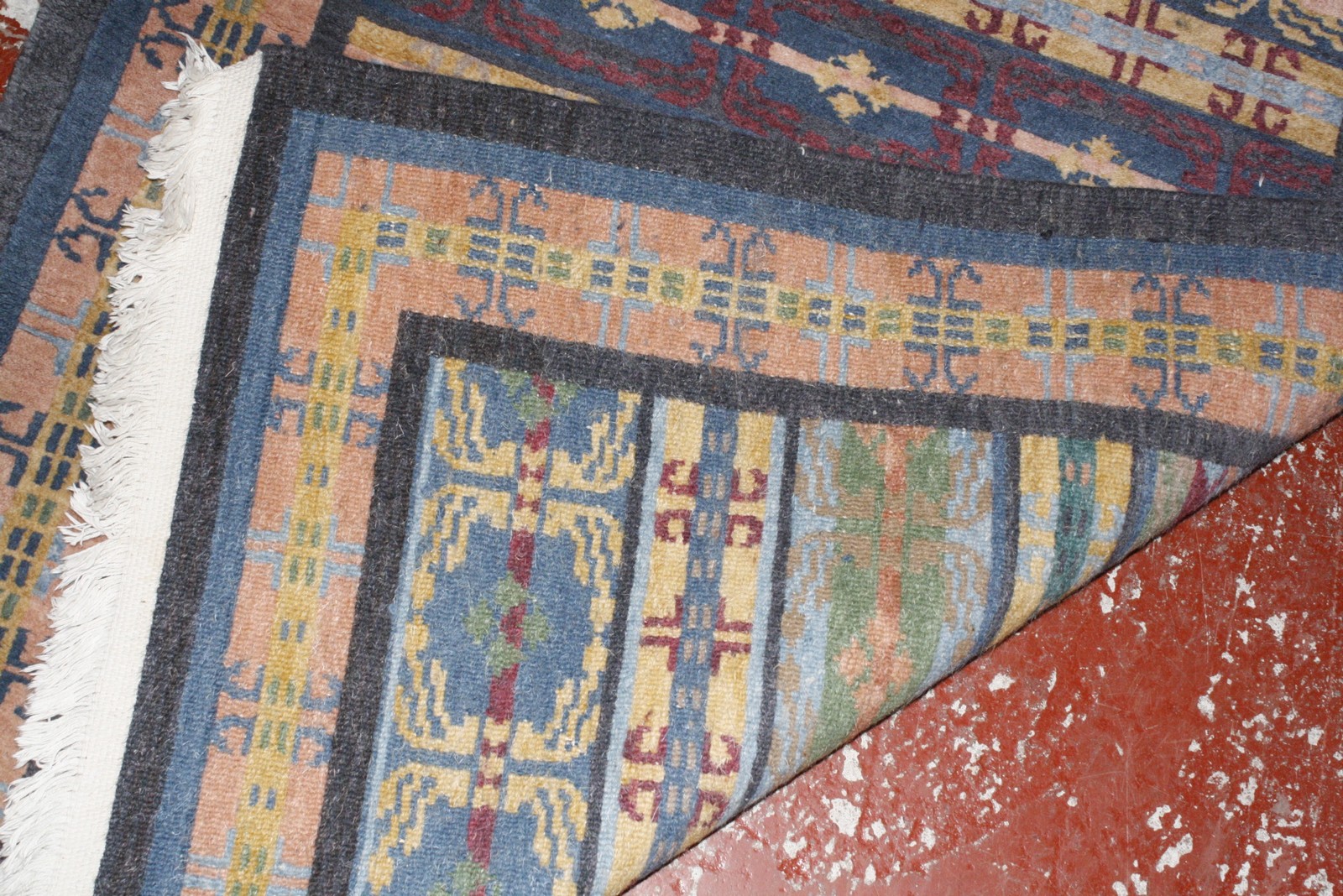 An Oriental runner, with stylized all over decoration approx 95 x 186cm - Image 2 of 2