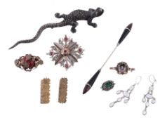 A selection of brooches and other items, to include  A selection of brooches and other items, to