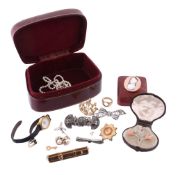A collection of jewellery and other items, to include  A collection of jewellery and other