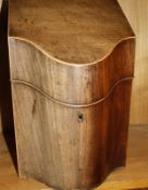 A 19th Century mahogany knife box, with fitted interior, 22.5cm wide