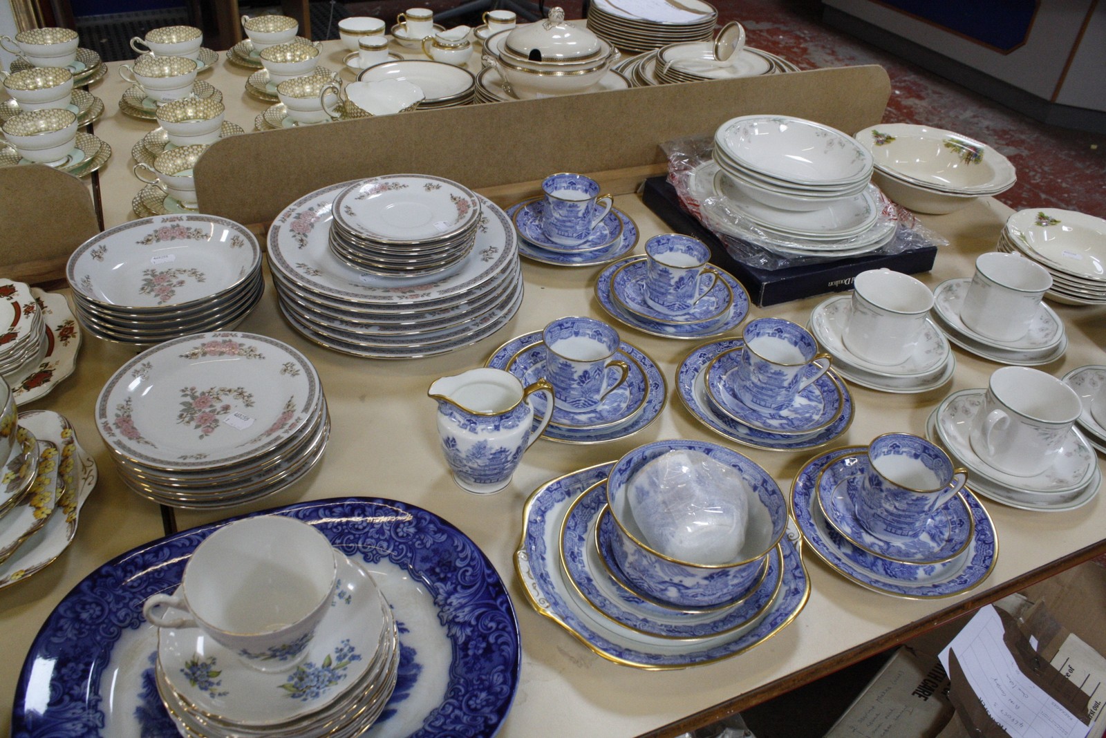 Quantity of china and glass to include C.W.S Windsor china part tea service,  'Regency' English part - Image 2 of 2