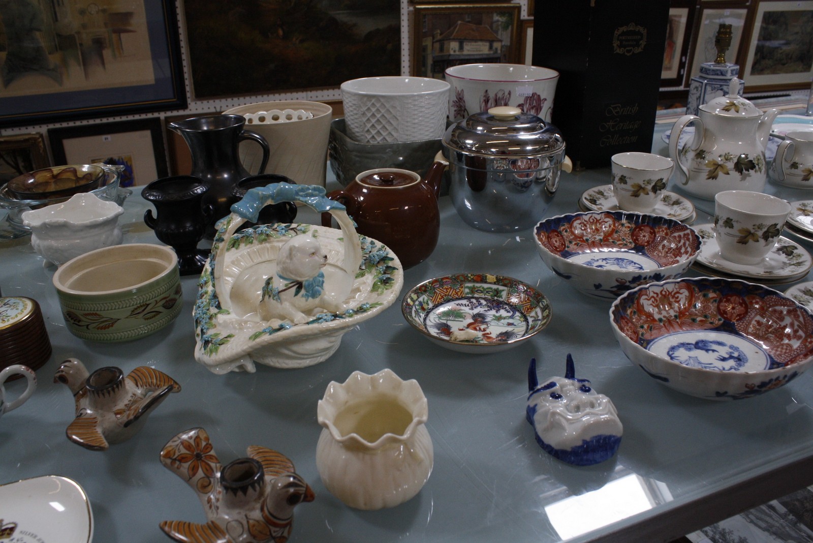 A quantity of ceramics and glass to include, a Royal Doulton 'Larchmont' pattern part tea service, a