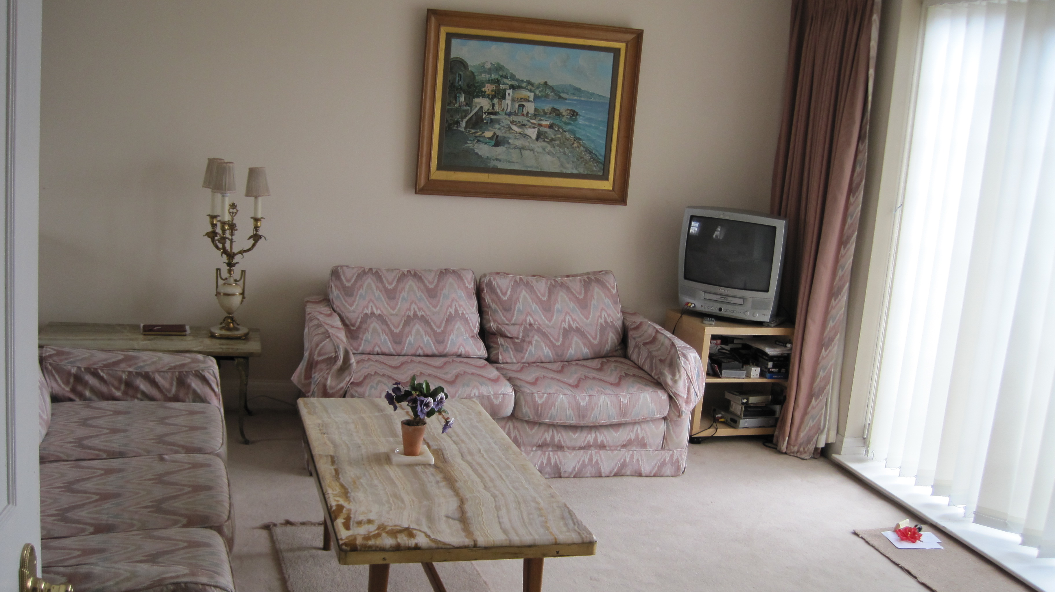 A pair of pink curtains with zigzag trim, 109 inches wide approx. two pairs of multi zigzag - Image 3 of 3