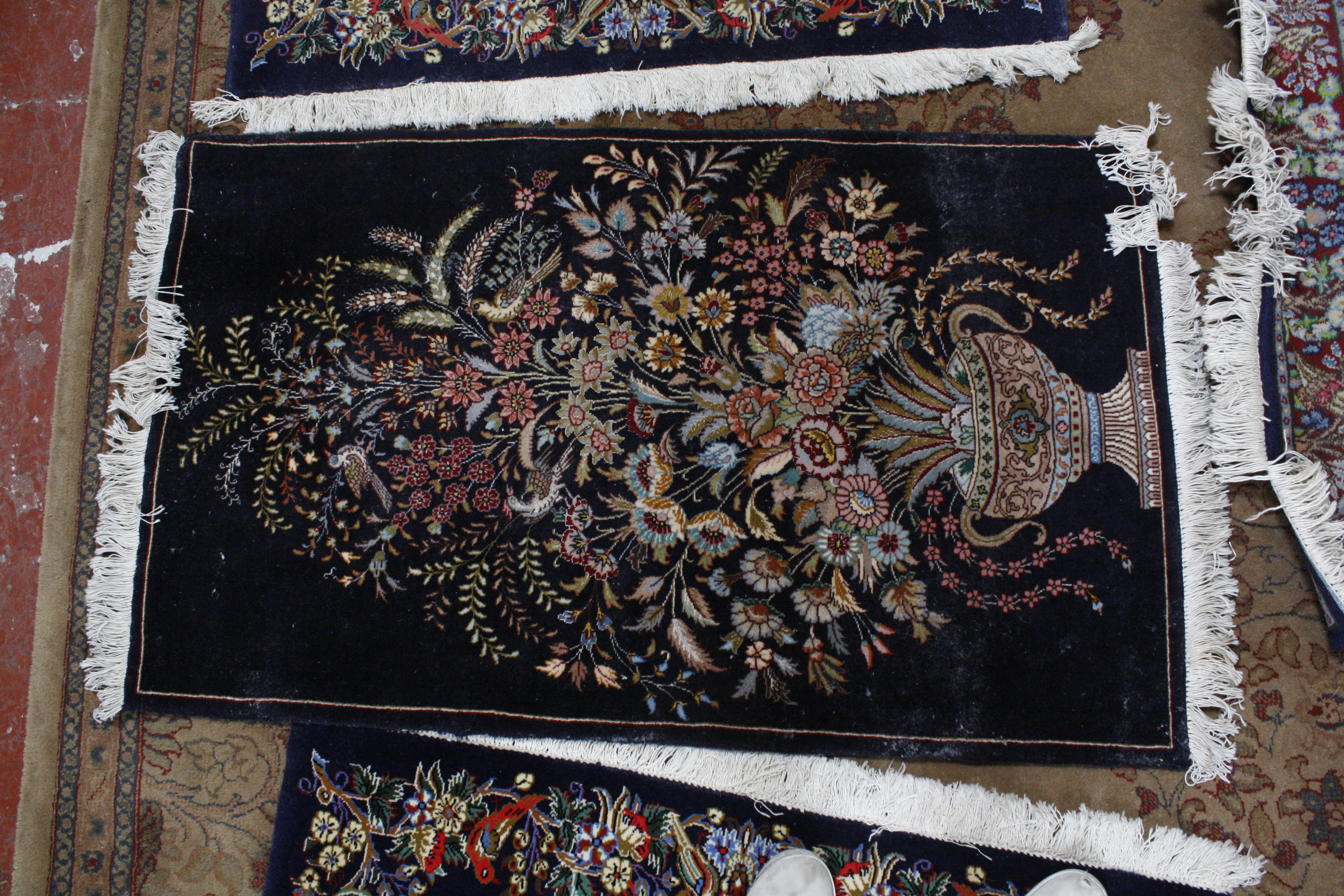 An Isfahan rug 101 x 70cm together with six further rugs - Image 9 of 10