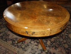An early 20th Century mahogany oval dining table 127cm length   Best Bid