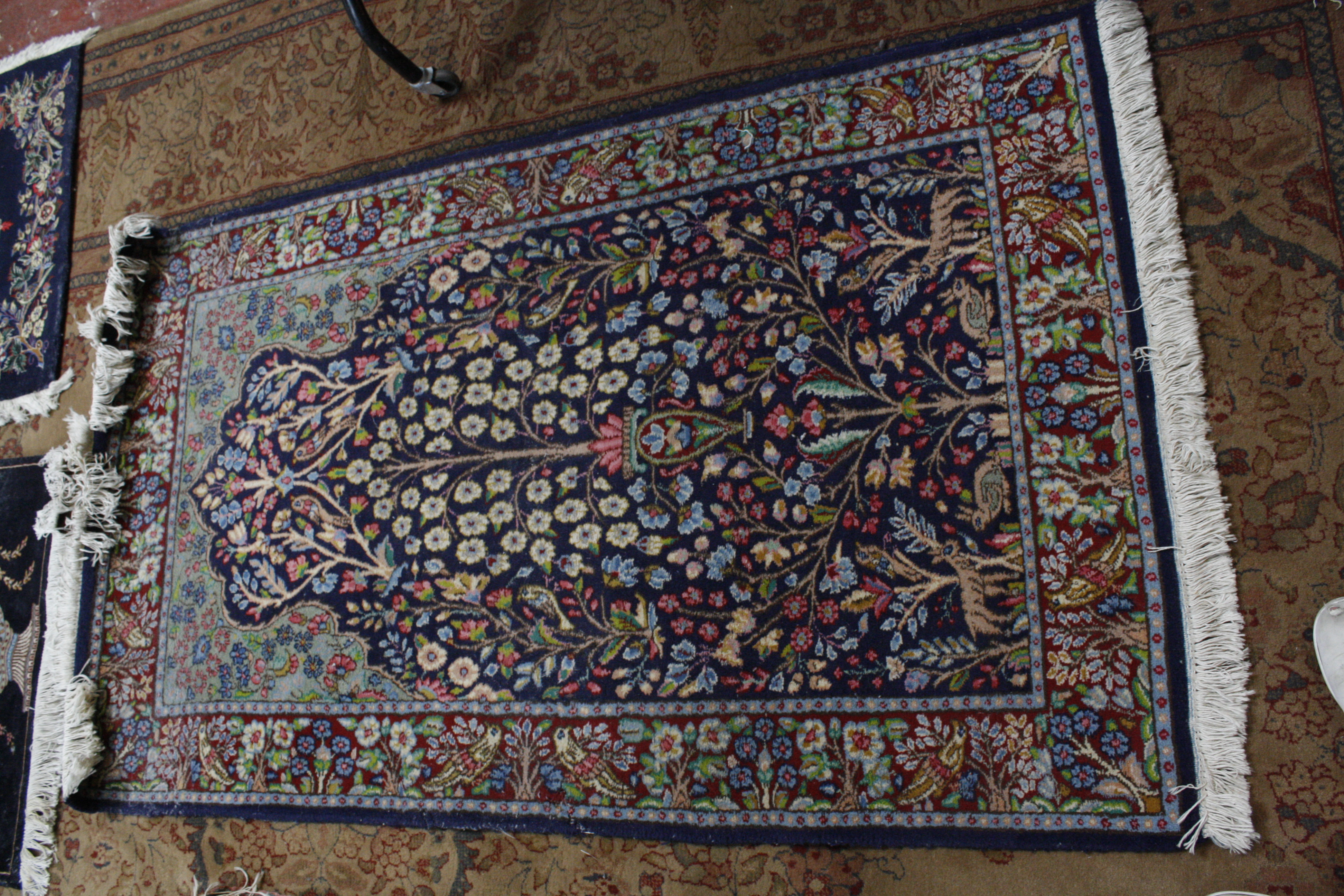 An Isfahan rug 101 x 70cm together with six further rugs - Image 2 of 10