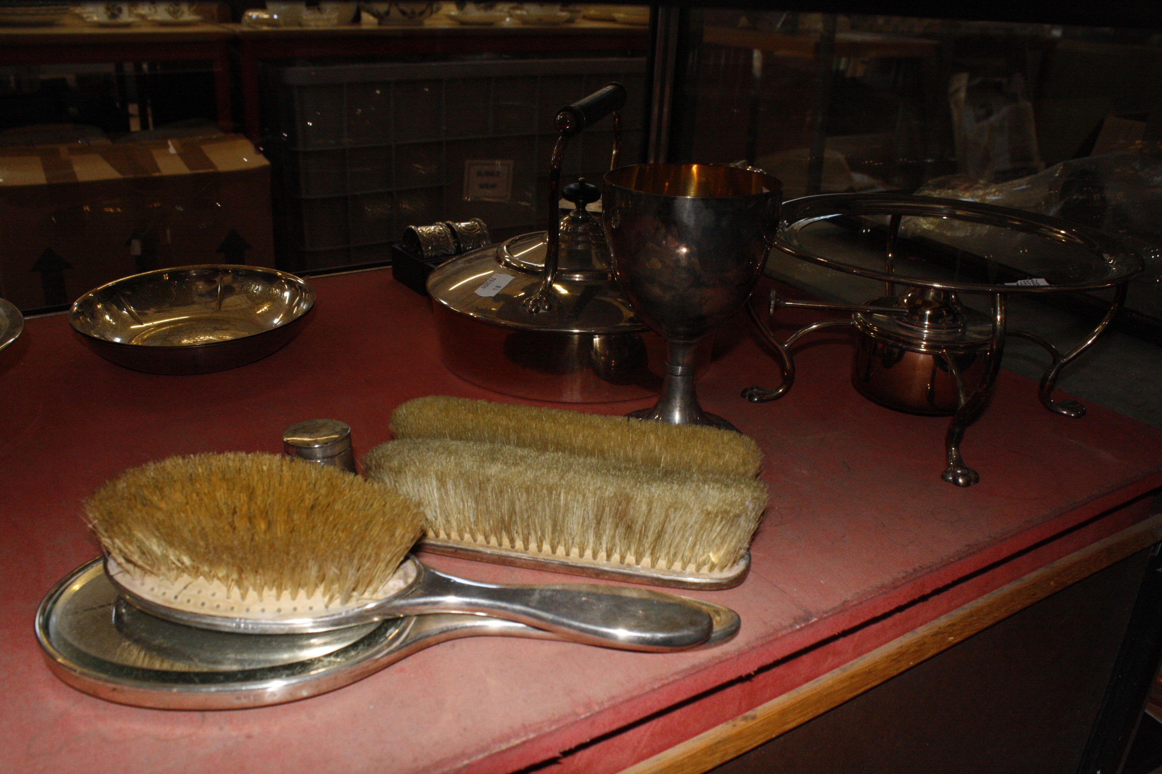 A boxed set of twelve silver-plated fish knives and forks, late 19th century, in an oak case; a