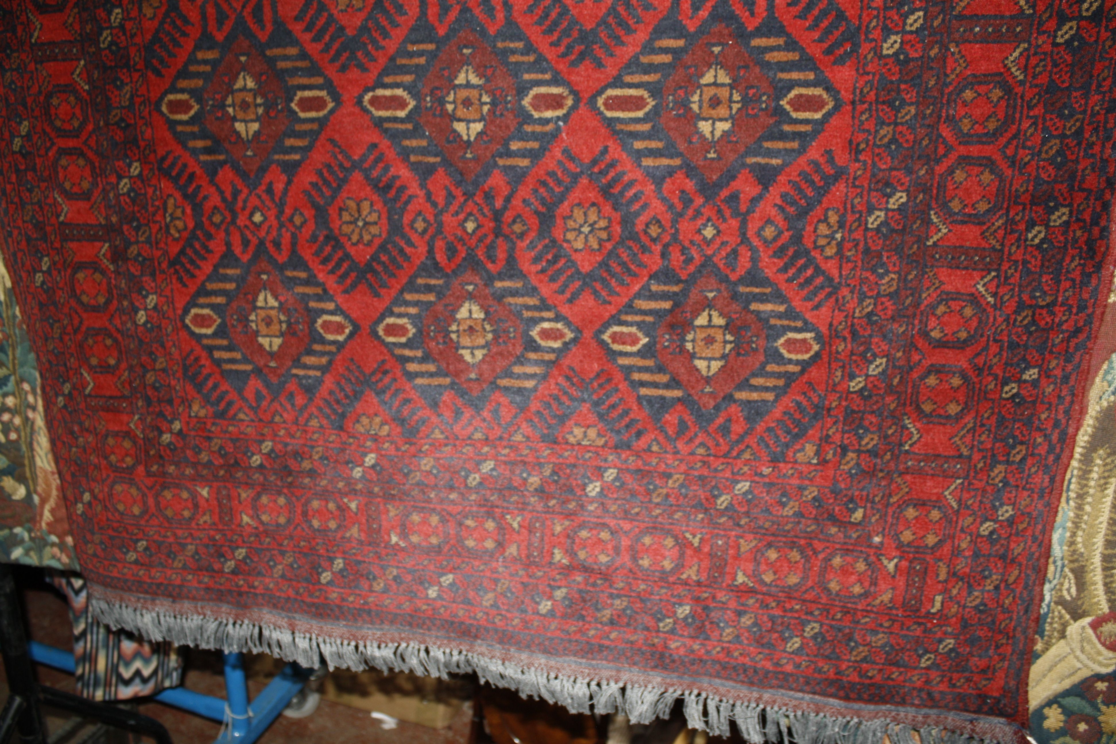 A Middle Eastern rug, 20th century, 152 x 109cm