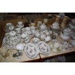 A quantity of teawares, to include Doulton Rosslyn pattern, Colclough Ivy Leaf pattern,