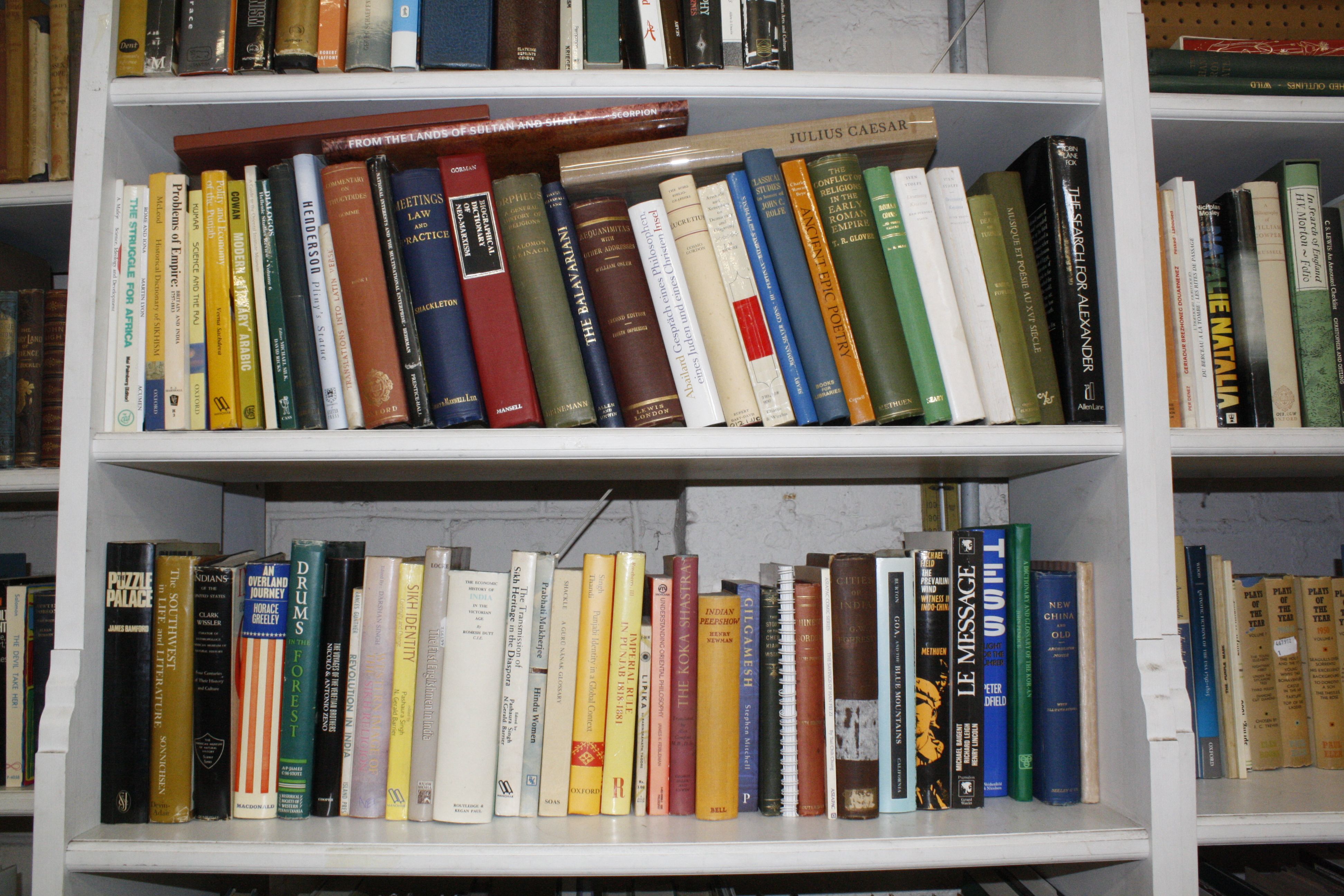 Books. Nine shelves of books covering Ancient history, Politics and Economics throughout the ages - Image 2 of 2
