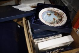 A quantity of collectors plates, including Royal Doulton, Wedgwood, Royal Albert, mainly boxed