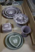 Wedgwood lilac jasperware and two pieces of green jasperware -9