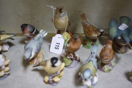 Eighteen Royal Worcester model birds -18
