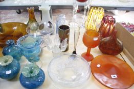 Art glass to include a Dartington 'Studio' vase, Lalique style bowls, Isle of White glass, Mdina