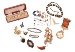 A small collection of jewellery and costume jewellery;   to include a 9 carat gold hardstone swivel